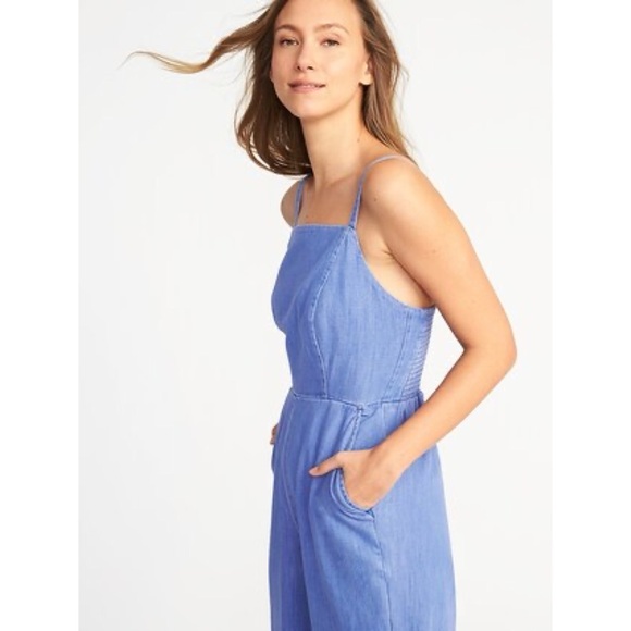 NWT Old Navy Sleeveless Chambray Cami Jumpsuit Blue Cropped Cotton Wide Leg - Picture 2 of 15
